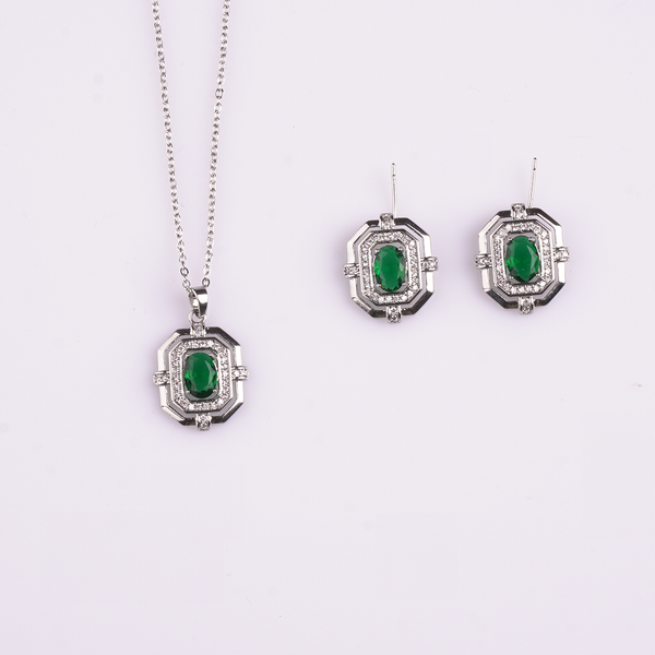 Emerald studded locket set